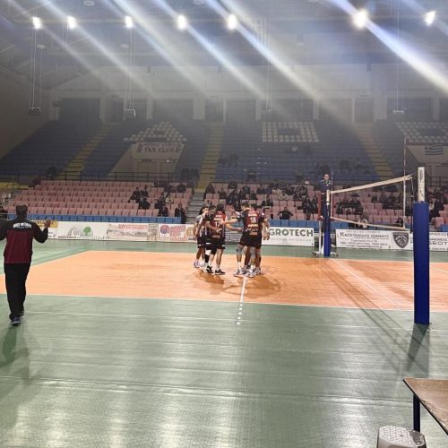 Ποδαρικό με… τρίποντο για τον Άθλο